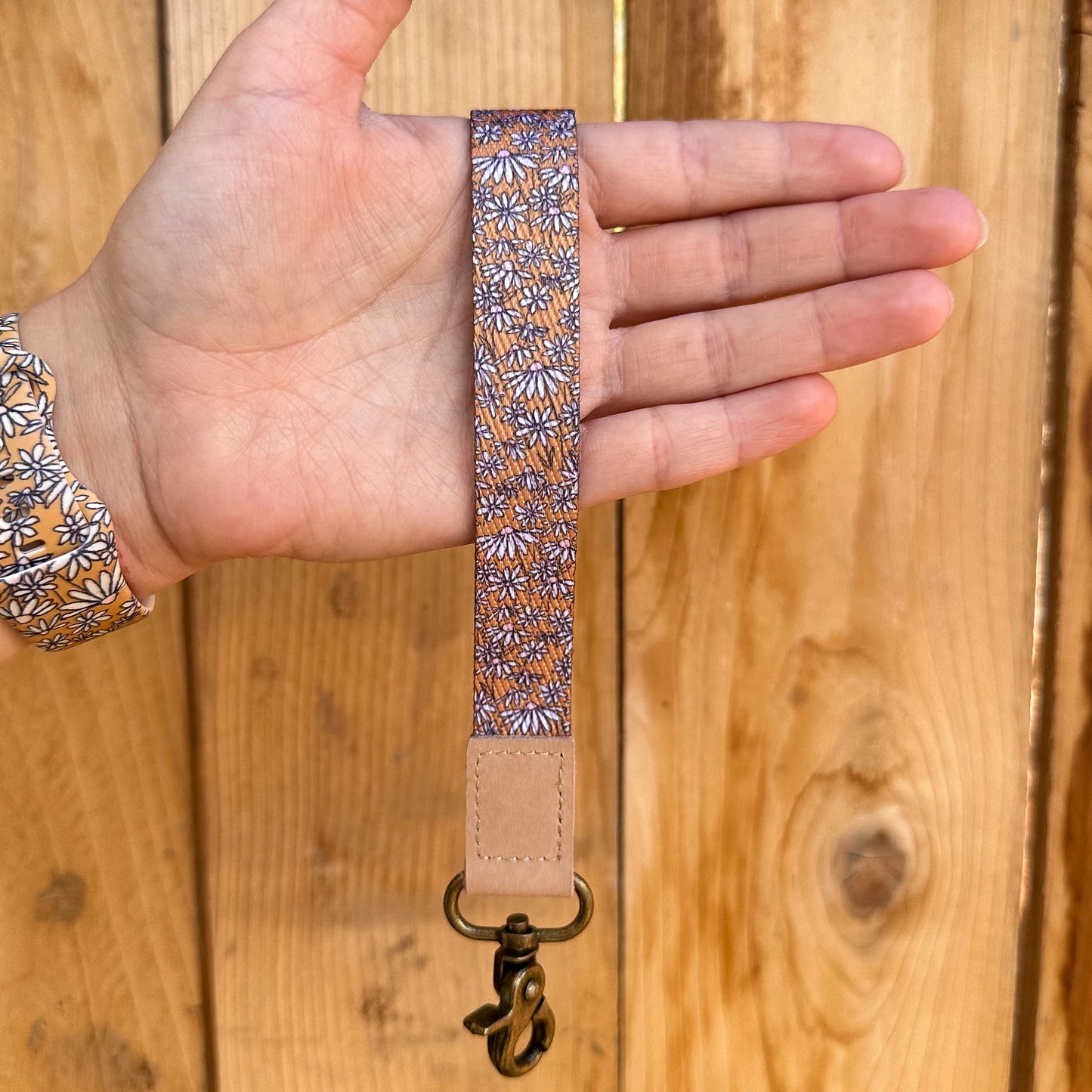 Field Of Daisies Wrist Lanyard