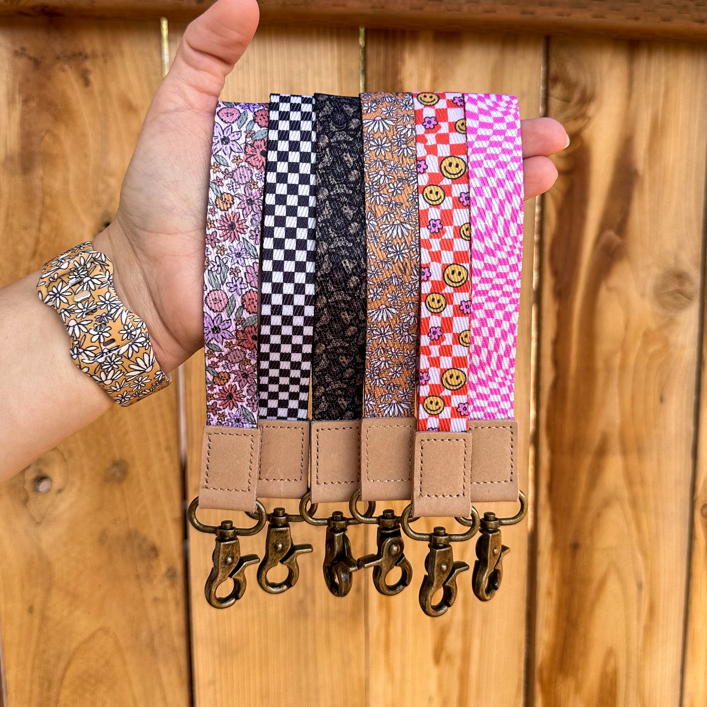 Field Of Daisies Wrist Lanyard