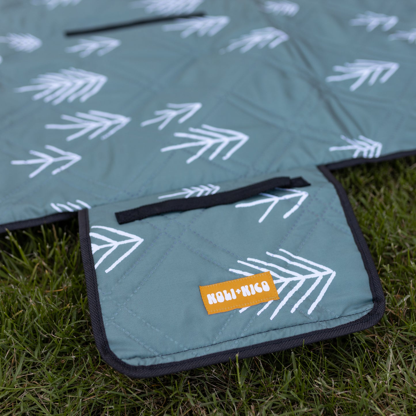 Outdoor Blanket || Trees