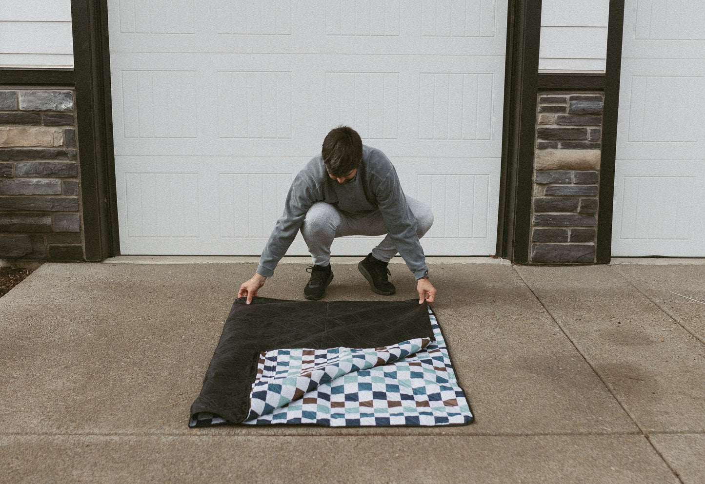 Outdoor Blanket || Blue/Brown Checkered