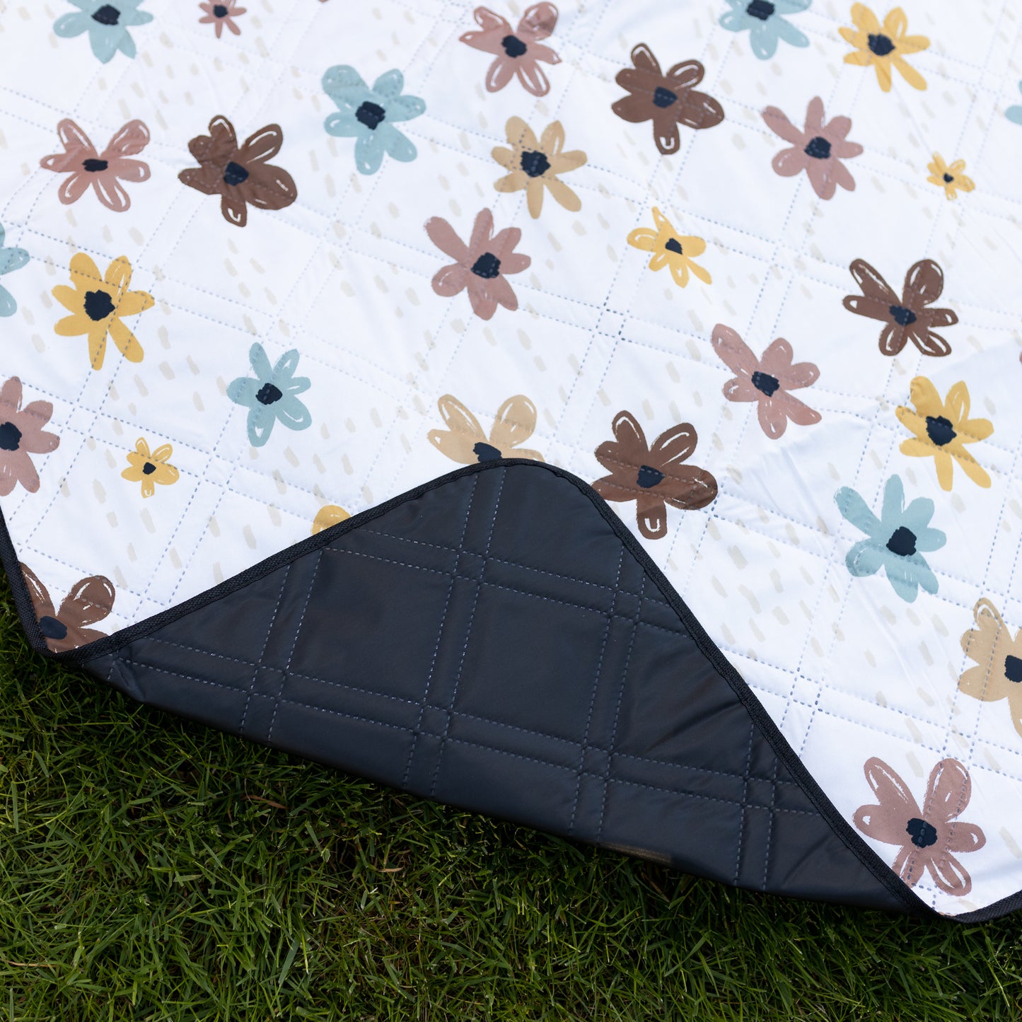 Outdoor Blanket || Scandi Daisy